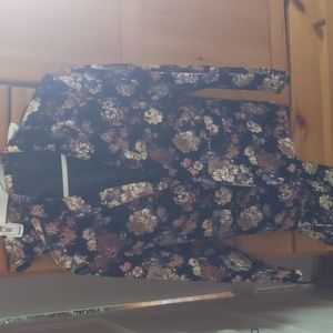 Gorgeous Unbranded Floral Suit, size aprx 40R, 32x32